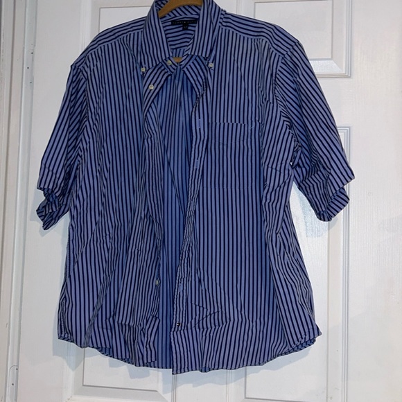 Buy 1 get 1 FREE Vintage Tommy Hilfiger Button up pocket. 17.5 34-35 XL